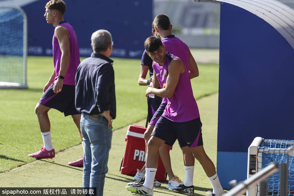 与文化, 小时只为一, 他的观点揭 与文化, 小时只为一, 他的观点揭