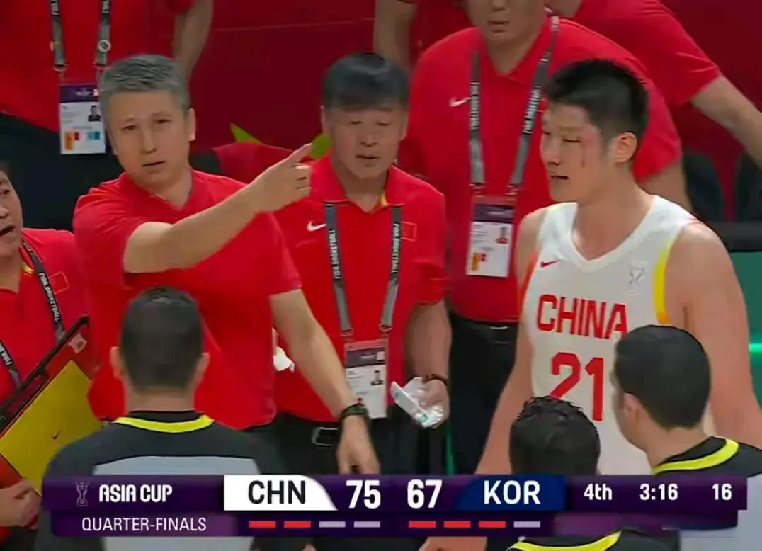 球交给他 球交给他