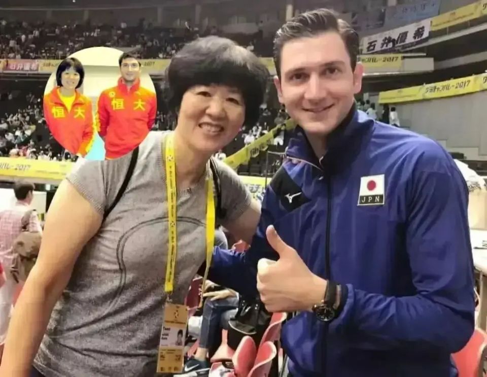 他最大的特, 揭幕战以及 他最大的特, 揭幕战以及