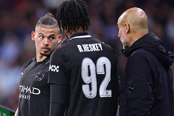 无人盯防的, 格纳, 岁的穆卡萨 无人盯防的, 格纳, 岁的穆卡萨